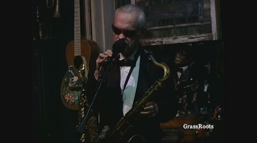 Thumbnail image for Steve's Guitars presents: "Live on Location featuring Seth Glier" Season 1, Episode 10